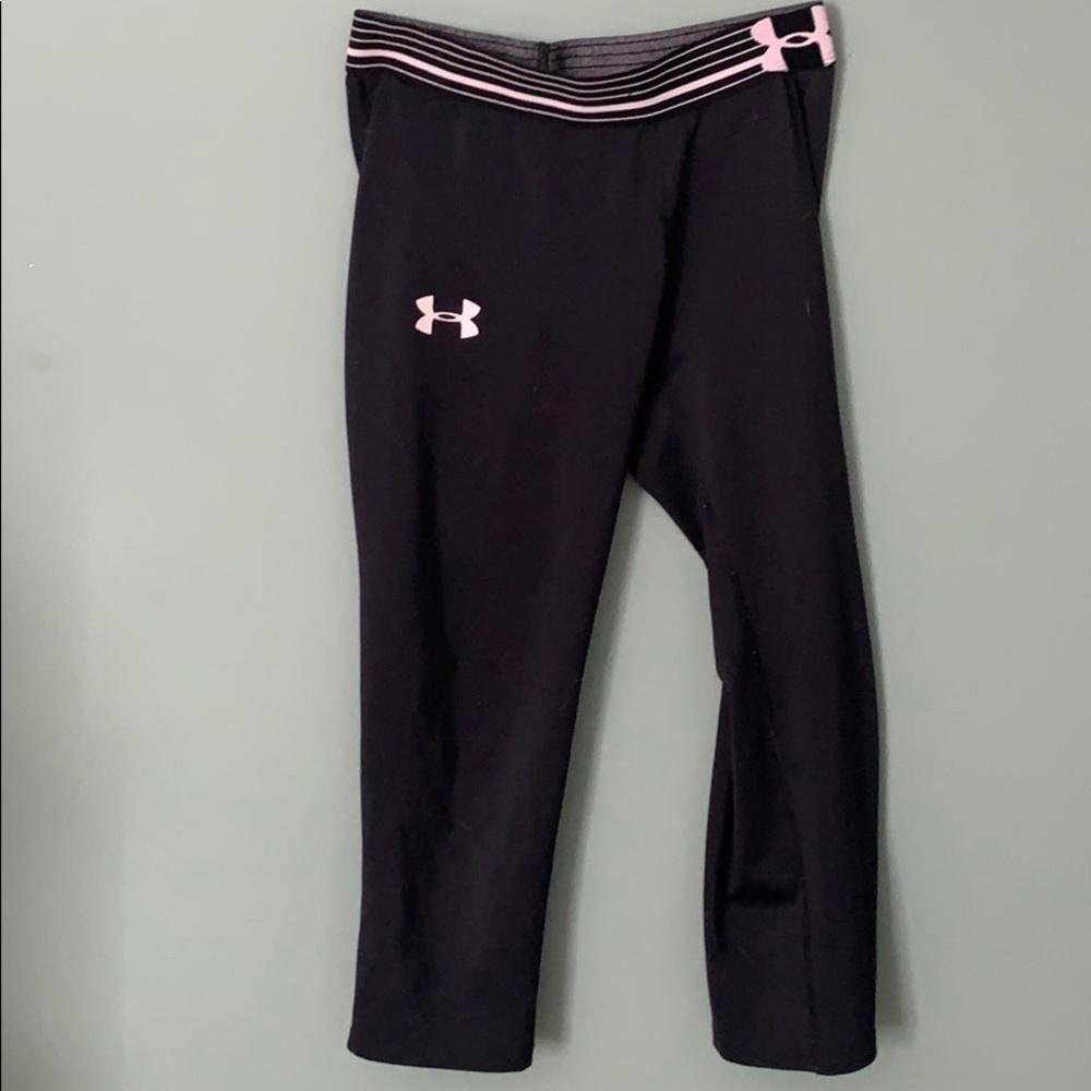 Woman’s cropped under armor leggings